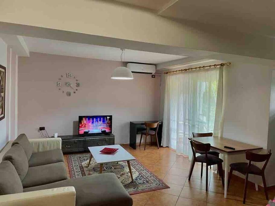 Apartment In Skanderbeg Square - Tirana Center 1 外观 照片